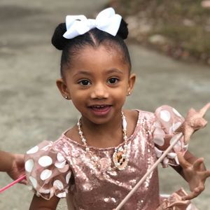 Meet your Posher, Yalanda